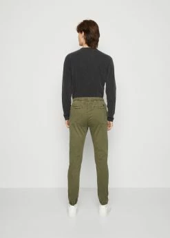 Indicode Jeans NEXUS - Spodnie Materiałowe - Army -Indicode Jeans Sklep 5eabcc5aa0dc4a20b55f959e4de53837 scaled