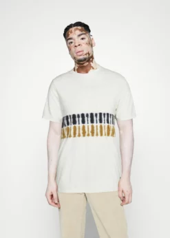 Indicode Jeans PISTO - T-shirt Z Nadrukiem - Offwhite